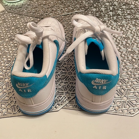 Space Jam Air Force 1 - Picture 2 of 6